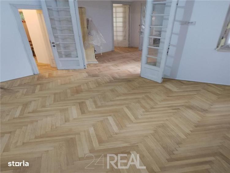 Casă cu 4 camere în Splaiul Unirii