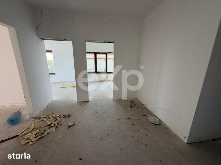 Casă cu 6 camere cu Teren 1000 Mp în Butimanu