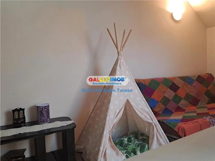 Apartament cu 3 camere decomandat în Găvana