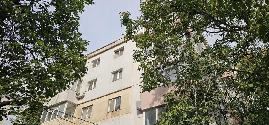 Apartament cu 2 camere decomandat în Poarta 6
