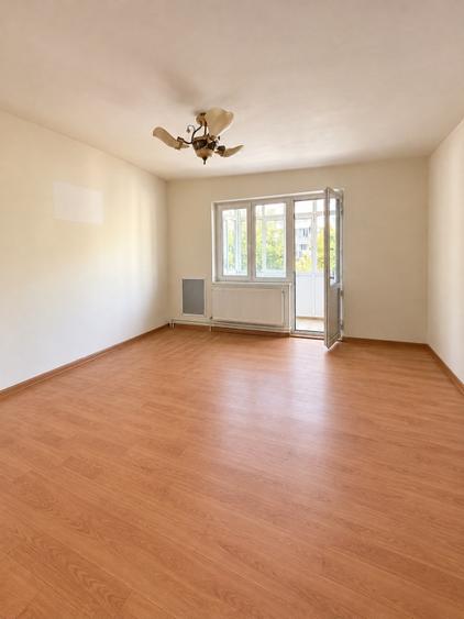 Apartament cu 2 camere semidecomandat în Craiovița Nouă