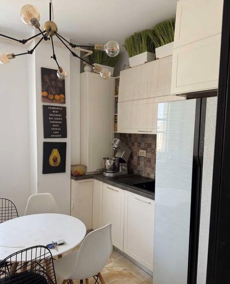 Apartament cu 3 camere decomandat în Păcii