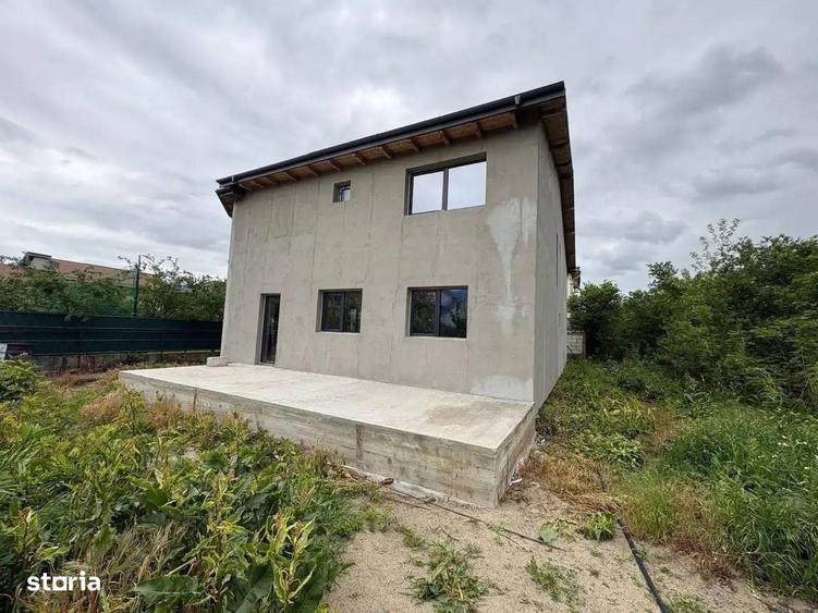 Casă cu 4 camere în Odăile