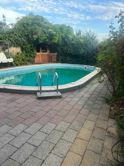 Casă cu 4 camere în Exterior Vest