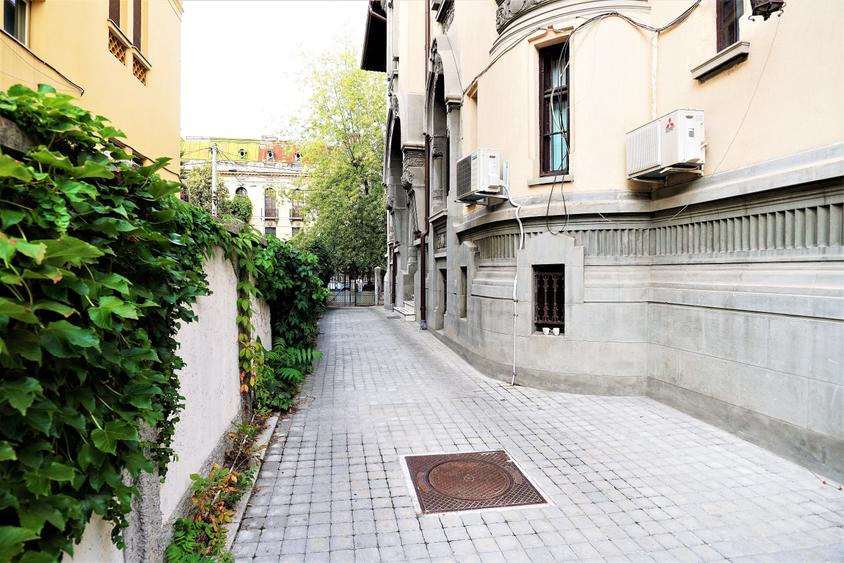 Casă cu 20 camere cu Teren 400 Mp în Dacia