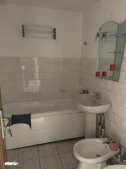 Apartament cu 3 camere decomandat în Nord