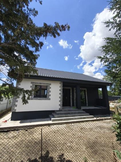 Casă cu 3 camere în Valu lui Traian