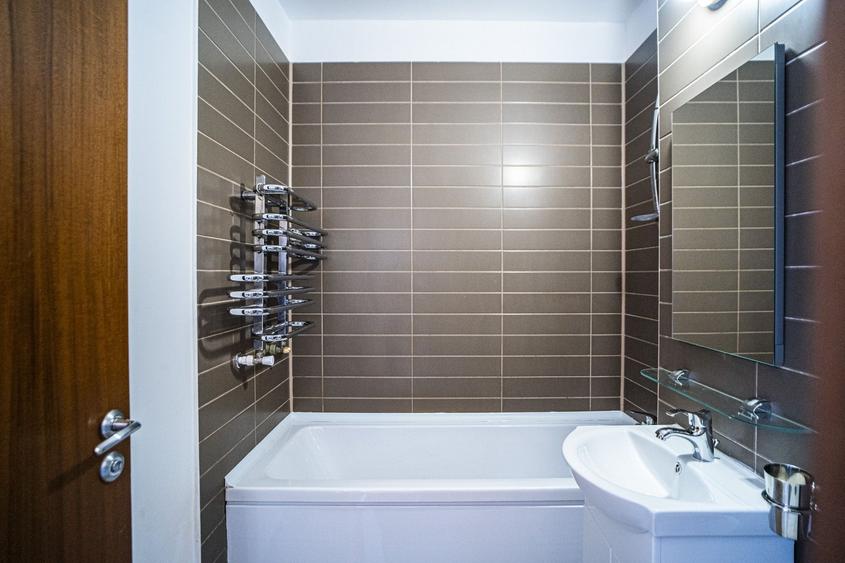 Apartament cu 2 camere semidecomandat în 1 Mai