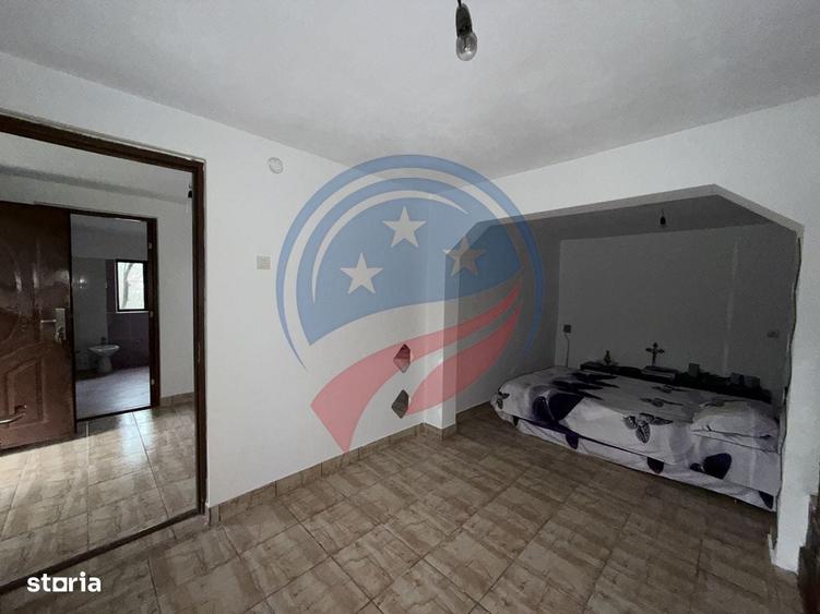 Casă cu 4 camere în Central