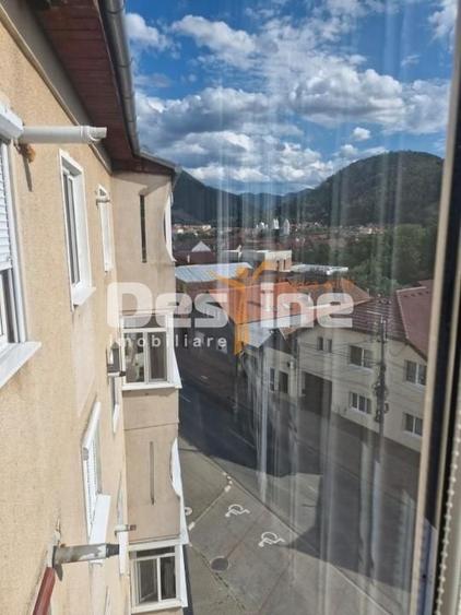 Apartament cu 2 camere decomandat, mobilat în Central