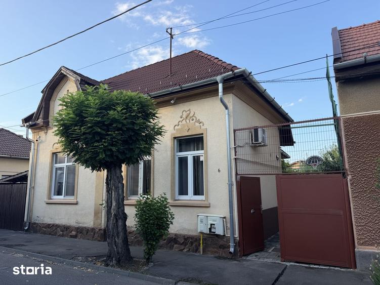Casă cu 3 camere cu Teren 340 Mp în Libertății