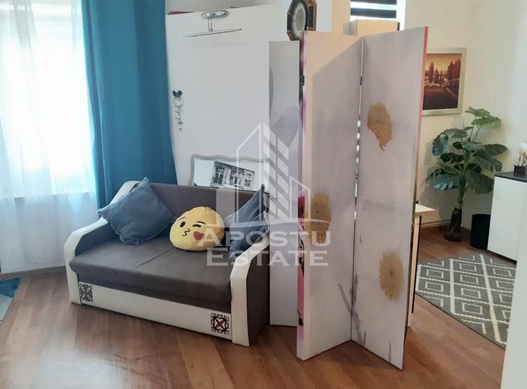 Apartament cu 5 camere decomandat, mobilat în Ultracentral