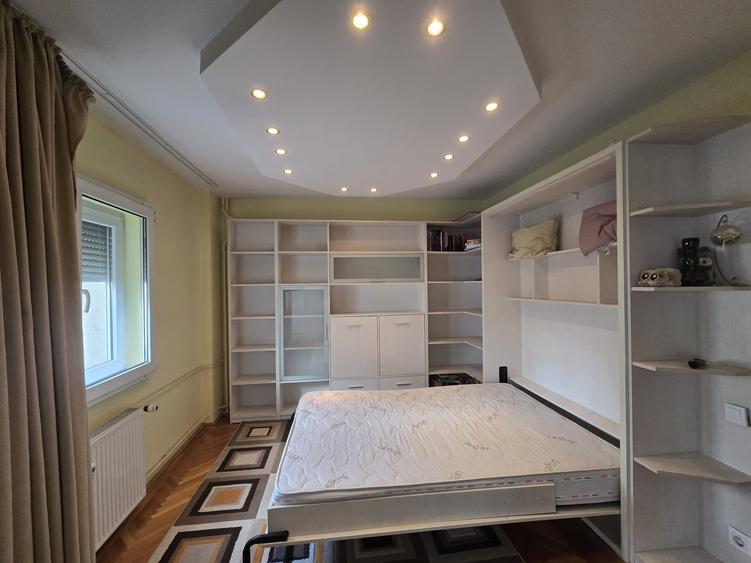 Apartament cu 4 camere decomandat în Moșilor
