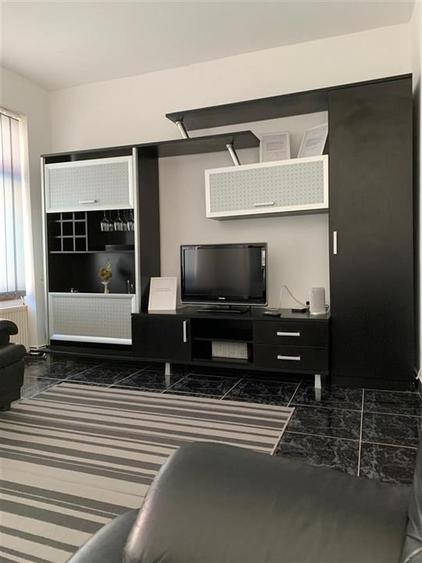 Apartament cu 2 camere semidecomandat, mobilat în Centrul Istoric
