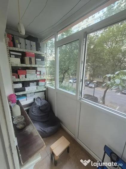 Apartament cu 3 camere decomandat în Exterior Vest