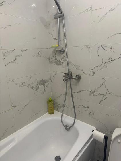 Apartament cu 3 camere semidecomandat în Titan