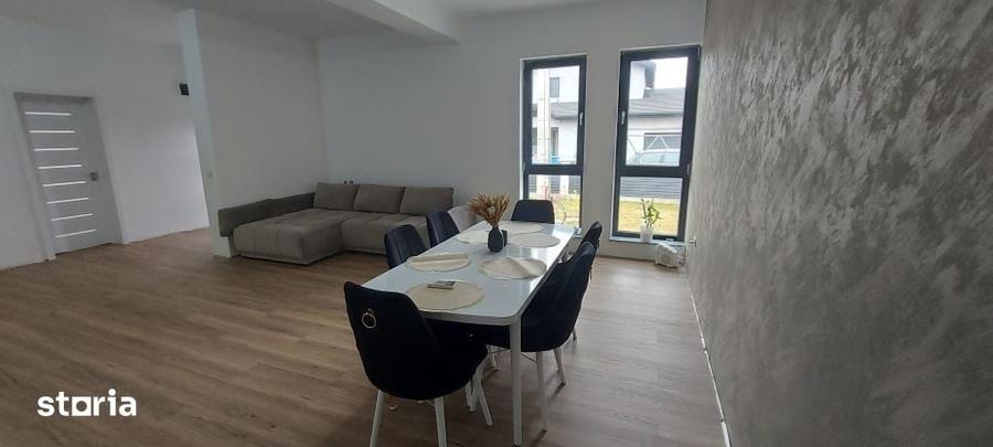 Casă cu 4 camere cu Teren 428 Mp în Periș