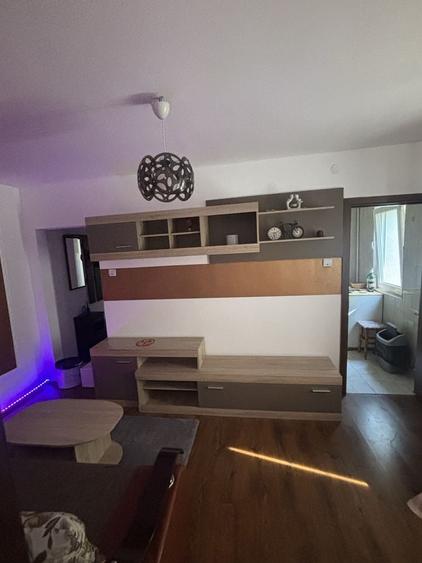 VAND APARTAMENT 3 camere zona Cora - 1