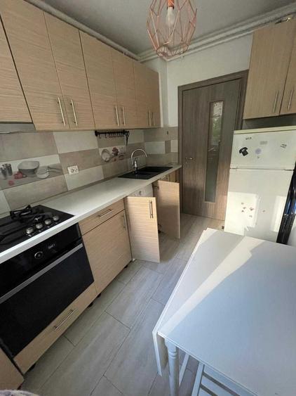 Apartament cu 2 camere semidecomandat în Obor