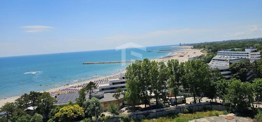 Apartament cu 3 camere semidecomandat, mobilat în Central