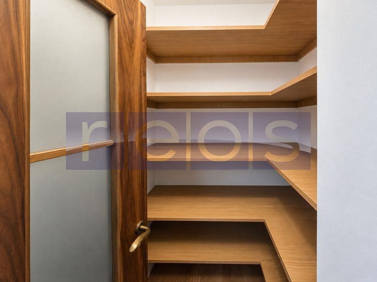 Apartament cu 4 camere semidecomandat în Teiul Doamnei