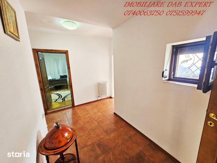 Casa vanzare 5 camere zona CENTRALA - 4