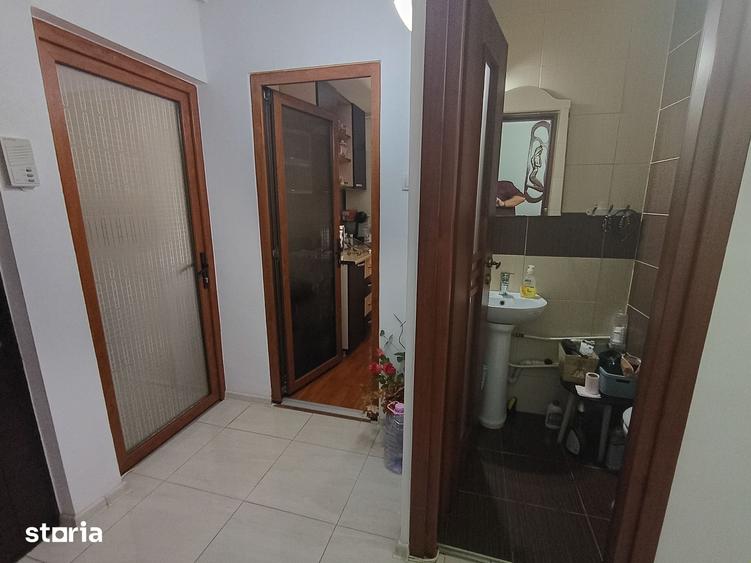 Apartament cu 3 camere decomandat în Inel II