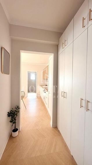 Apartament cu 3 camere semidecomandat în Florești