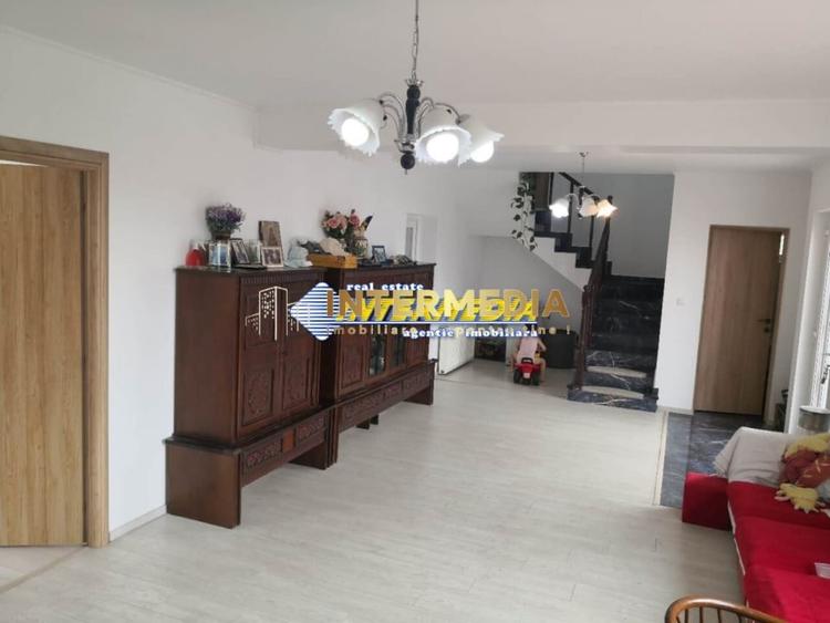 Casă individuală cu 3 camere cu Canalizare în Ciugud