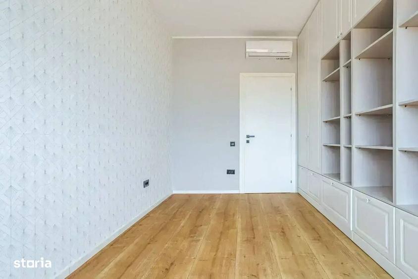 Apartament cu 4 camere decomandat în Pipera