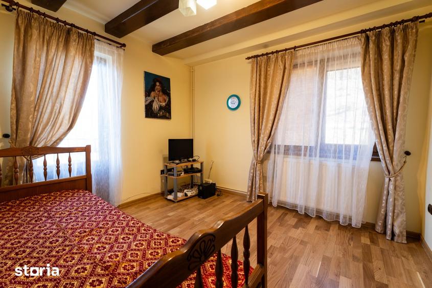 Casă cu 5 camere cu Teren 1085 Mp în Sava