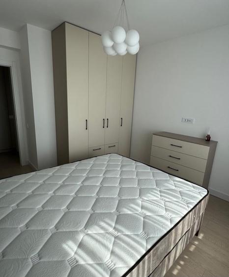 Apartament cu 2 camere semidecomandat, mobilat în Jiului