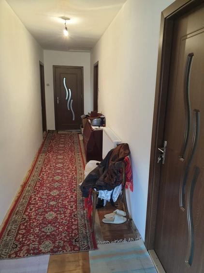Casă cu 4 camere decomandat în Central