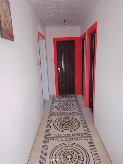 inchiriez apartament cu 2 camere - 1