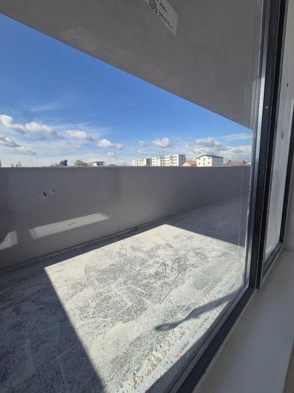 Apartament cu 3 camere decomandat în Theodor Pallady