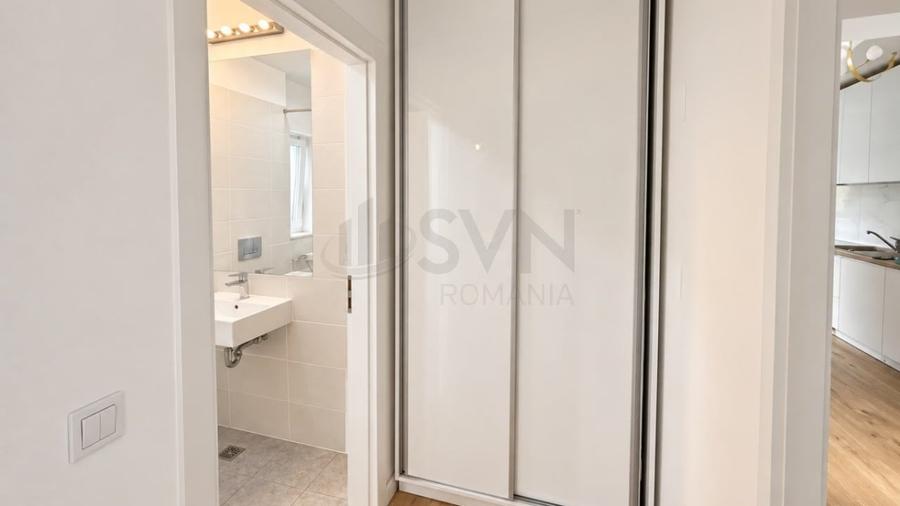 Apartament cu 3 camere semidecomandat în Barbu Văcărescu