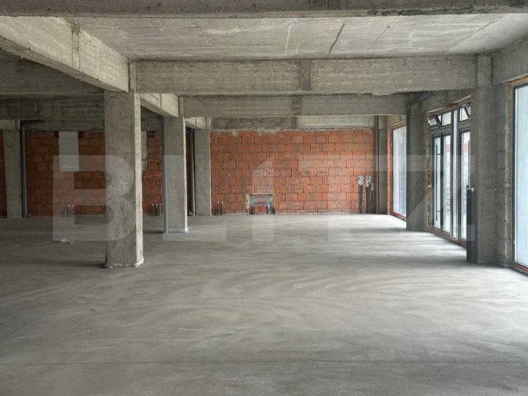 Spațiu comercial, de 100 mp, în Central