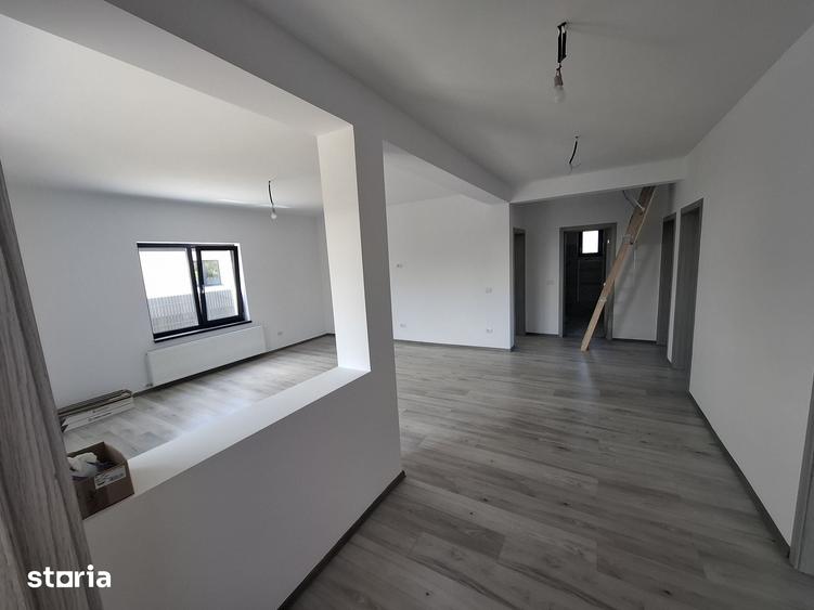 Casă cu 5 camere cu Teren 390 Mp în Hemeiuș