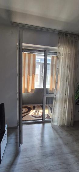 Apartament cu 2 camere decomandat în Roșu