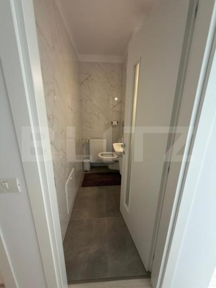 Apartament cu 3 camere decomandat, mobilat în Tractorul