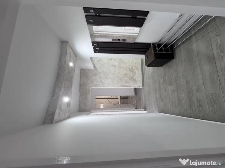 Apartament cu 4 camere decomandat în Central