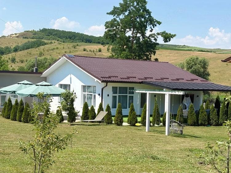 Casă cu Teren 1400 Mp în Suatu