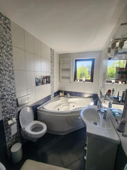 Casă cu 6 camere cu Teren 825 Mp în Bucium