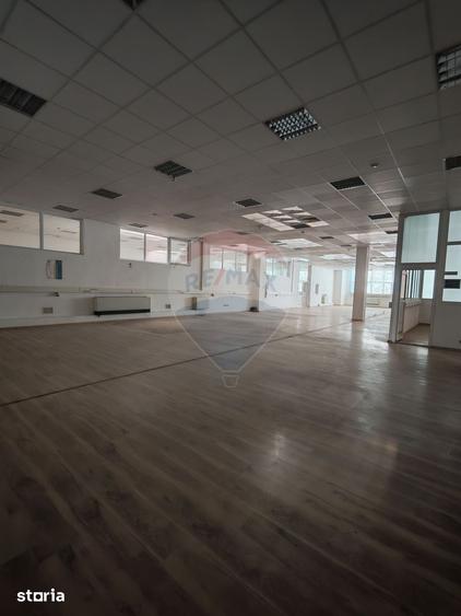 Spațiu comercial, de 2,100 mp, în Valea Rosie