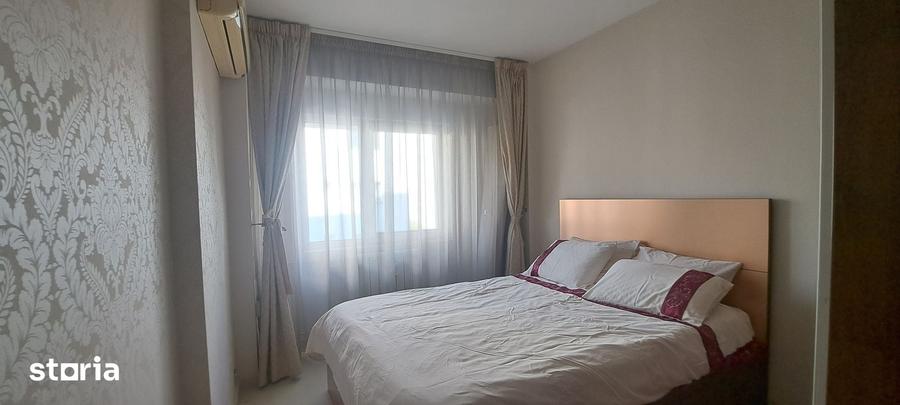 Apartament cu 3 camere decomandat în Tei