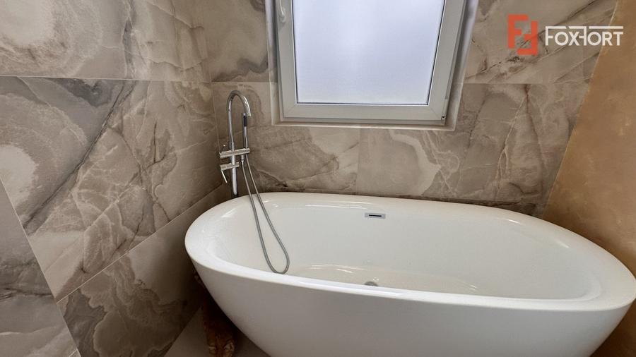 Casă individuală cu 4 camere cu Teren 748 Mp în Moșnița Veche