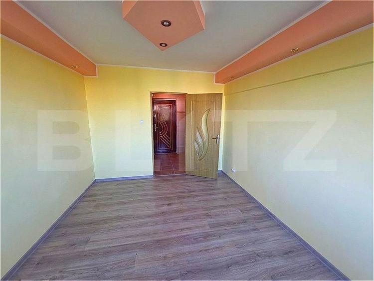 Garsonieră decomandată, mobilată în Micro 39