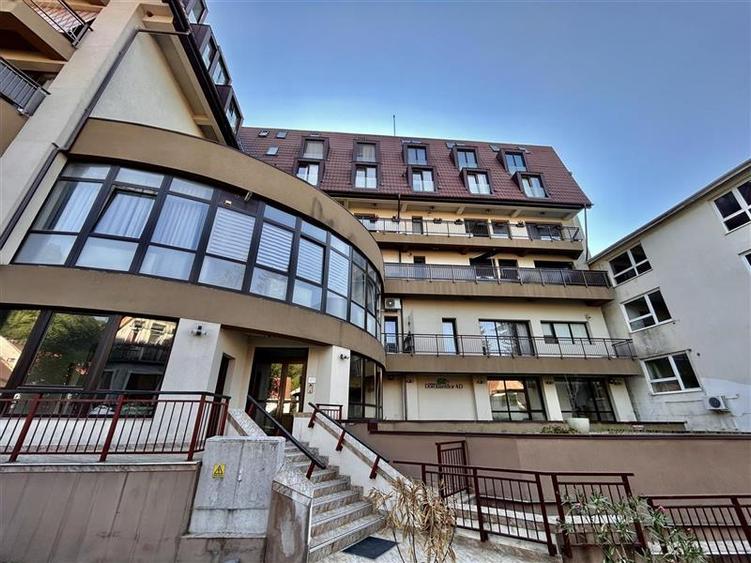 Apartament cu 3 camere decomandat, mobilat în Centrul Civic