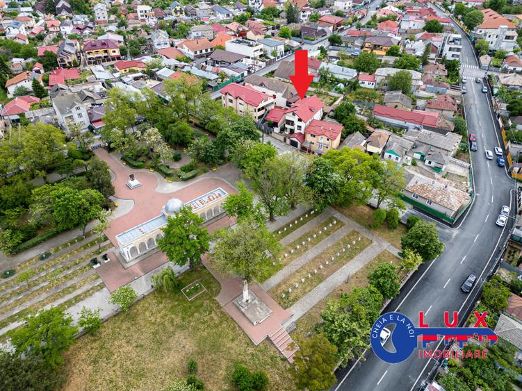 Casă individuală cu 6 camere cu Canalizare în Ultracentral