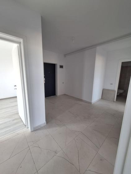 Apartament cu 3 camere decomandat în Exterior Vest